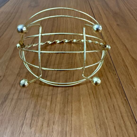 Brass Footed Wire Basket Twist Handle 5.5” x 6.5” - Picture 4 of 8